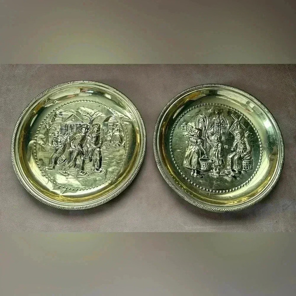Other - Vintage Brass Tin Gold Wall Decorative Plates Lightweight